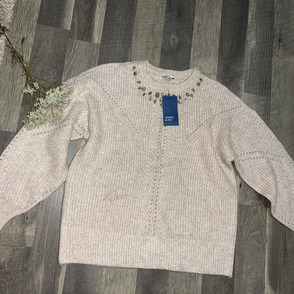 CROWN & IVY beige sweater knitted with golden stones - Picture 5 of 5